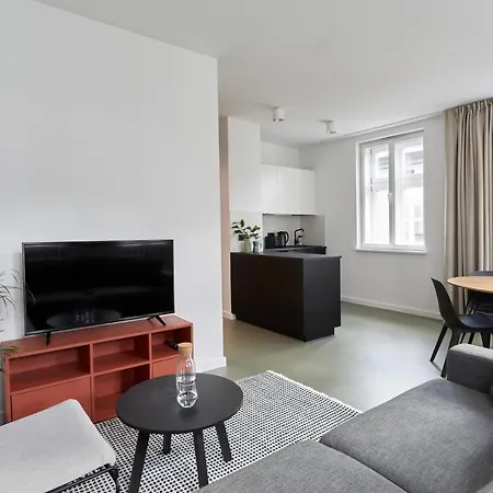 Plantonia מלון דירות 4*