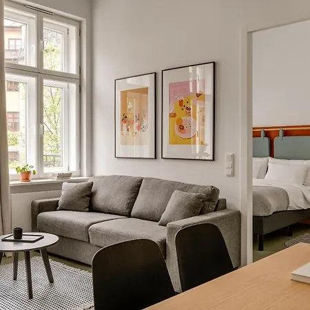 מלון דירות Plantonia 4*