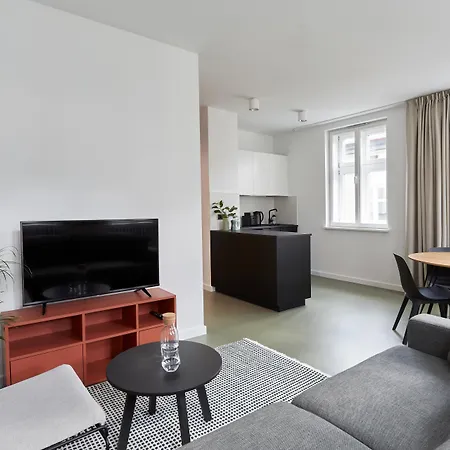 מלון דירות Plantonia 4*