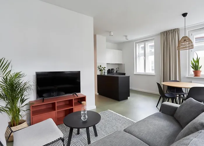 Plantonia Aparthotel 4*